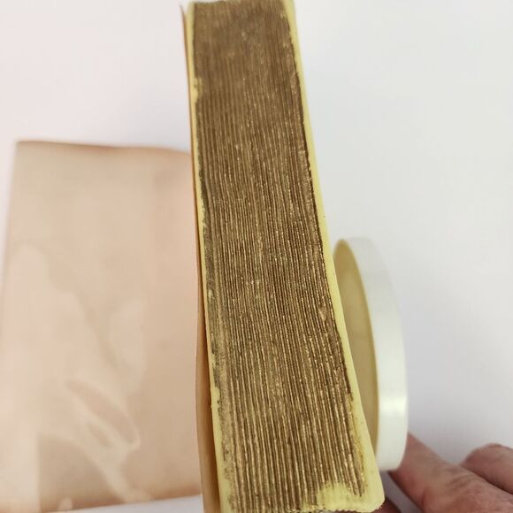 Sentiments Music Book Shaped Music Box Plays Love Makes The World Go Around - Picture 8 of 9